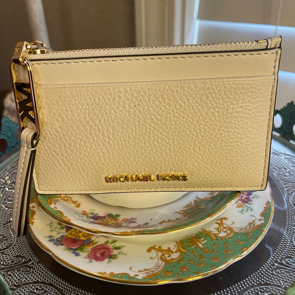 Elegant Cream Leather Wallet